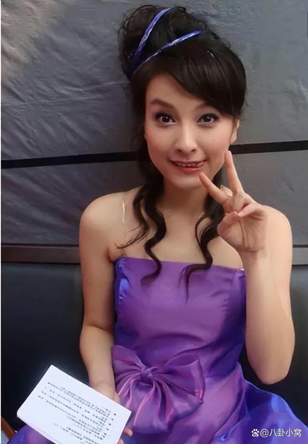吴昕当年出道被喊小赫本：吴昕的优雅觉醒与自我重塑之路