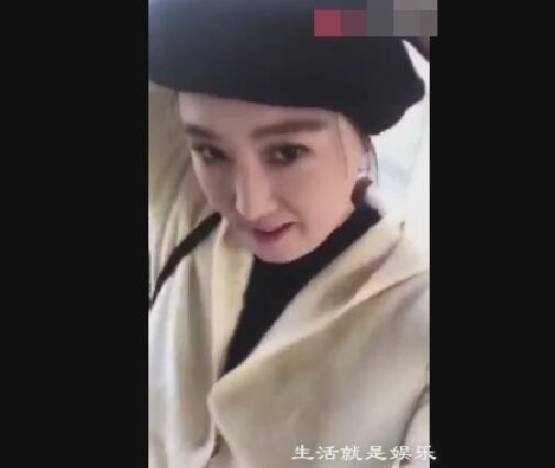 女主播为了当网红博眼球, 竟跑到工地勾引农民工