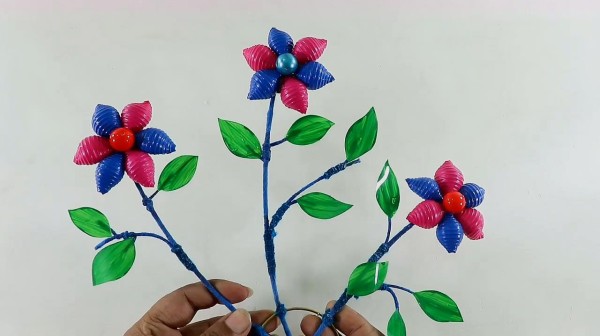 创意DIY：教你用废弃的塑料瓶制作一个漂亮的手工品