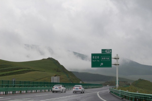 《坝上草原之旅：从北京到承德的自驾游记》