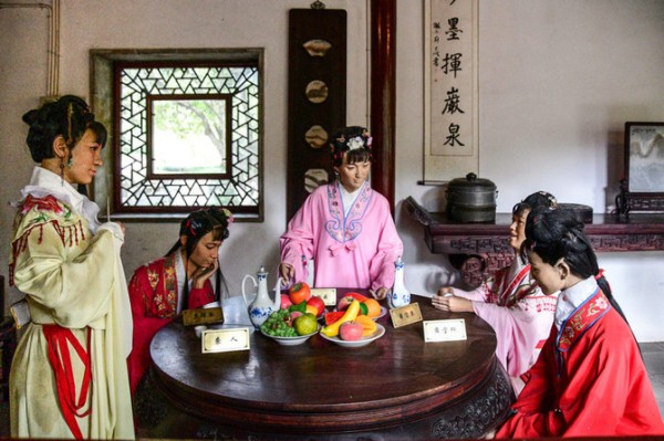 漫步上海大观园：沉浸式体验红楼梦中的诗意与繁华