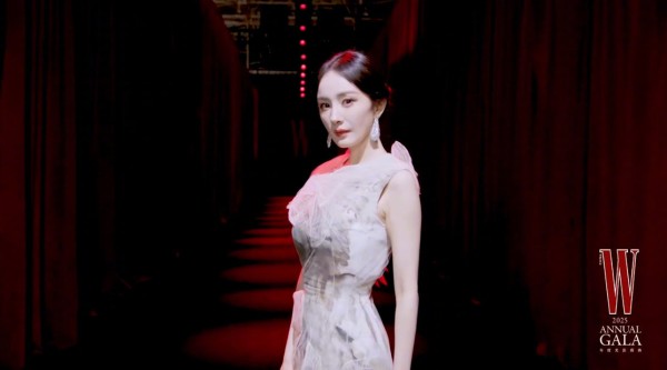 杨幂W盛典红毯 第二套高定造型也好美啊