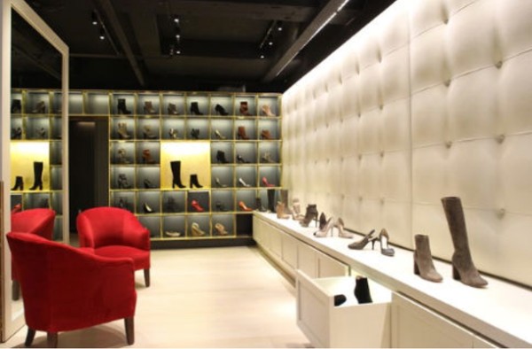 "In this time of the year in New York every one is looking for a new summer pair of shoes to show of their perfect feet, so here is the Top 10 Shoe Shopping Store of NYC, so you can find your new pair. "