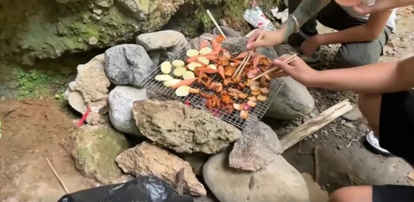 严重可失明！小心户外烧烤“好吃到爆炸”
