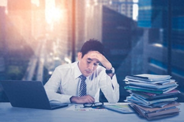 《人民日报》说：上班最大的意义不是为了那点工资！我懵了
