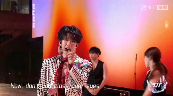 贺峻霖时代少年团上海演唱会SOLO舞台《Redbone》