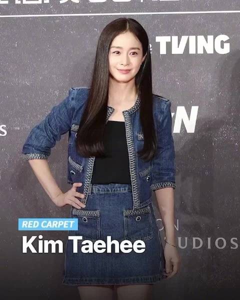 金泰希出席《蝴蝶》红毯发布会，谈两女儿长相