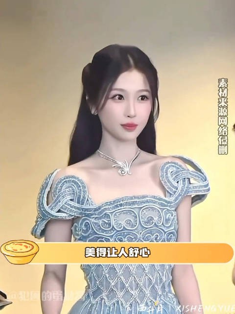 虞书欣是樱桃公主吧 这个书欣,美得让人舒心,兼具分量和美丽