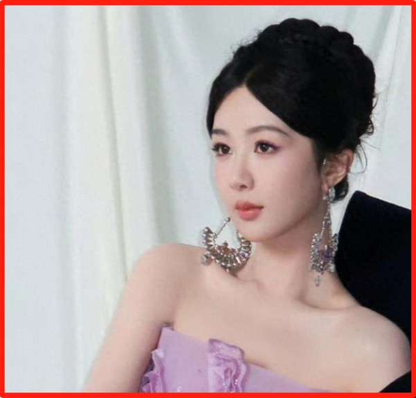 杨紫睡CEO换资源事件发酵，合影细节多，女网友身份被扒，杨紫方律师回应！