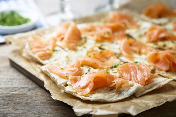 Flammkuchen mit Lachs
