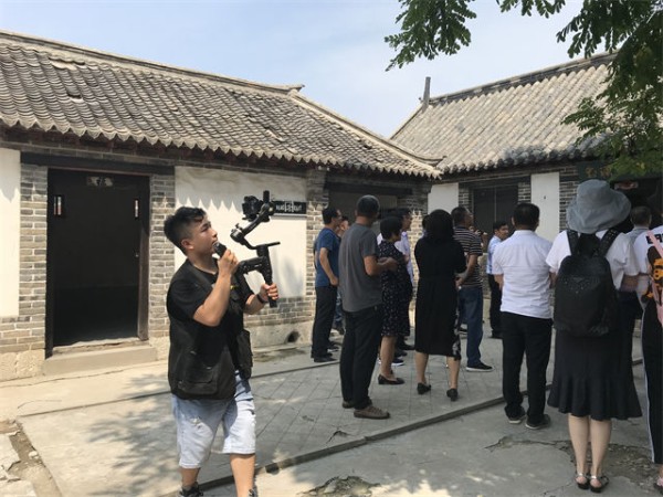 如何拍摄影视公司宣传片