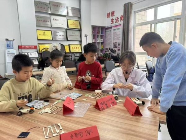 石嘴山市东胜社区开展“快乐迎新春 环保过大年”系列活动