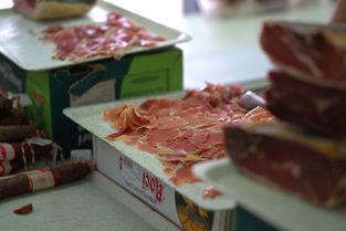  有哪些美食是该地区的代表性菜肴？