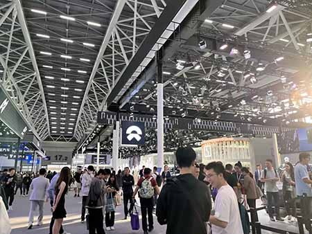 未来科技：人工智能如何改变我们的<a target=