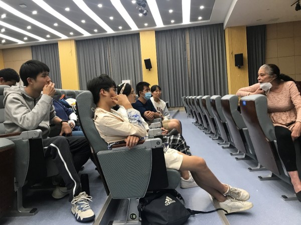 兴隆大讲堂系列活动之英语角成功举办