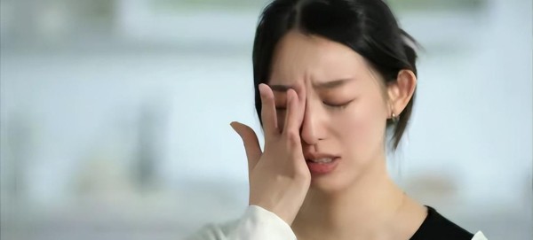娱乐圈连曝重磅丑闻：性侵录音、辱华事件、巨星财务危机，底线何在？