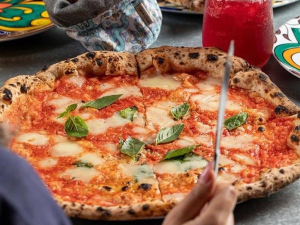 Best pizza in Jeddah: L'Antica Pizzeria Da Michele