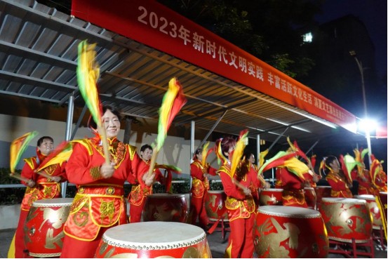 “快乐星期天”群众乐翻天