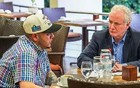 大反转！非法移民不愿遣返回国，将被驱逐到非洲乌干达