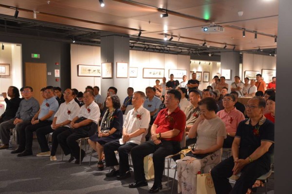 “瓷画同源”艺术展在沪开幕，探索传统书画与陶瓷深度融合
