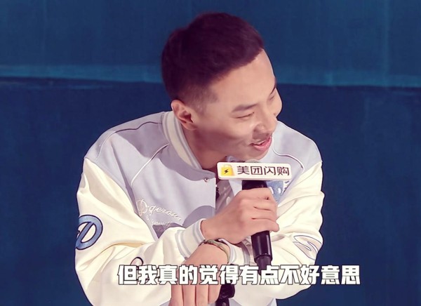 脱口秀节目中的笑料与争议：选手表现与晋级之谜