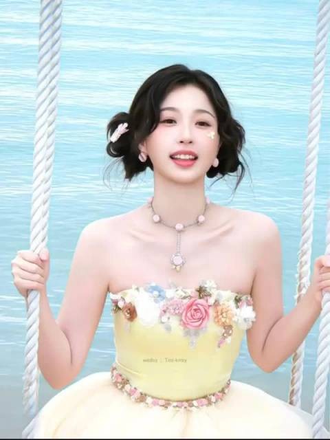 如此美萌的虞书欣谁不爱 季节轮换，总有新的事情值得期待
