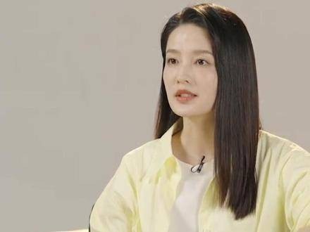 李沁在央视平台的访谈中,分享了关于佟晓梅角色性格的见解
