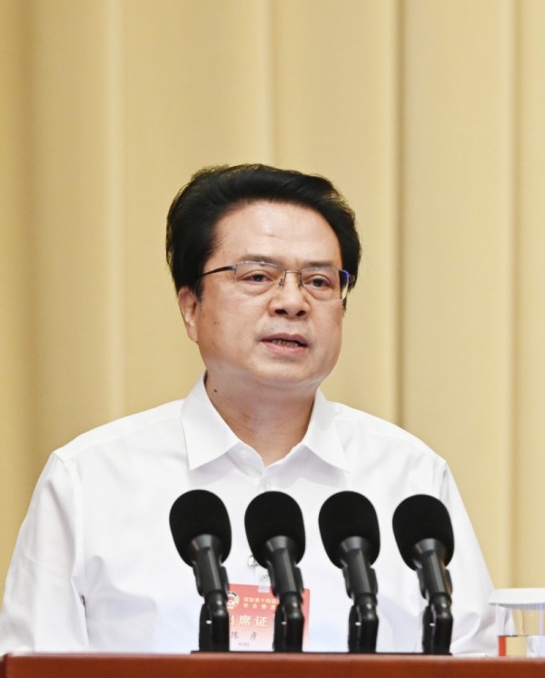 陈彦常委的发言：坚持以人民为中心的创作导向 推动文艺创作从“高原”跃上“高峰”