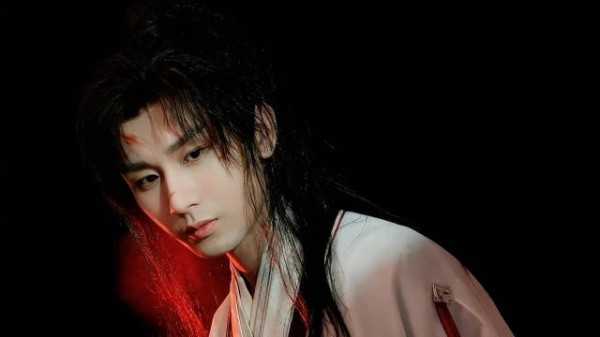 成毅分饰两角演绎莲花楼,暑期风云值破300万