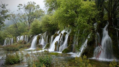 九寨沟是中国最佳旅游地之一