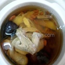 药材鸽子汤的做法[图]