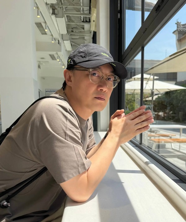 陈奕迅方就近期争议道歉 下架朱祖儿相关影片