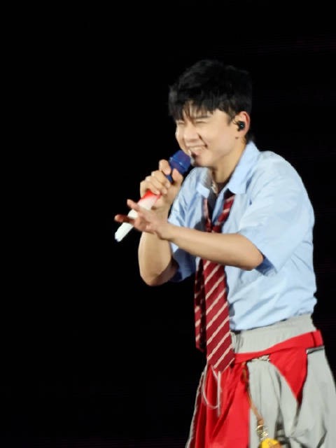 张杰未LIVE巡演频现嘴瓢,歌迷互动笑翻全场
