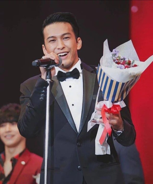 泰国Kazz Awards颁奖典礼，新生代偶像登上舞台闪耀星光