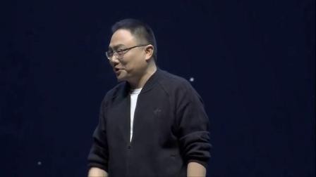罗振宇:现在一些投资人面对创业者怒吼,少废话,没钱你咋活