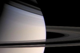 最新研究發現:土星的的核心竟是「濃湯狀」,而且比預料中巨大!