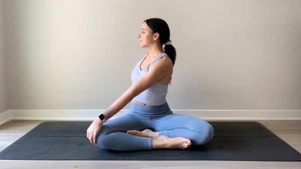 简易坐 Sukhasana