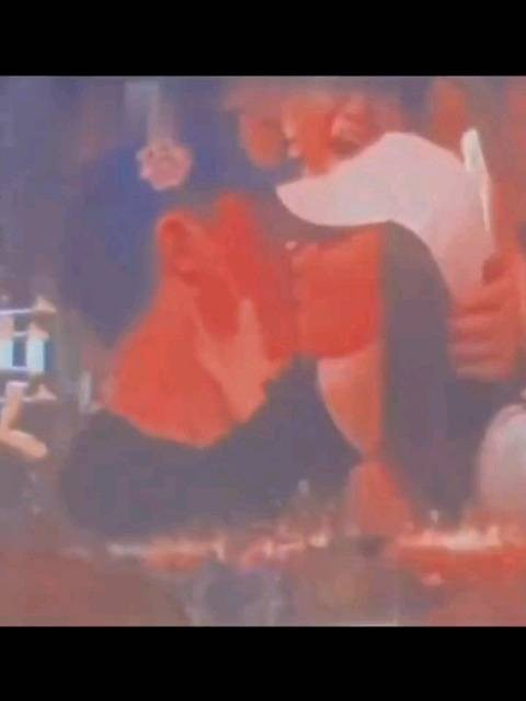 林心如霍建华看演唱会狂秀恩爱,霍建华搂妻子颈部亲吻,好甜!