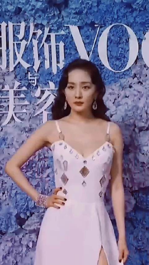 杨幂服饰与美容 vogue直拍