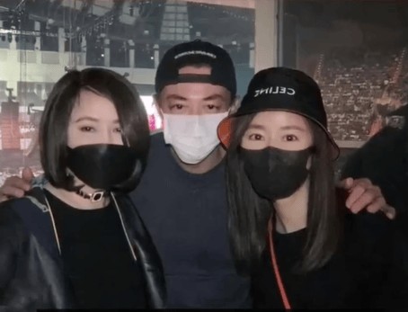 林心如霍建华在演唱会上亲吻 两人恩爱甜蜜