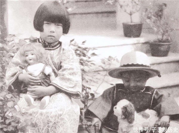 1888年，李鸿章把22岁女儿嫁给老大臣，没想到两人子孙却如此出名