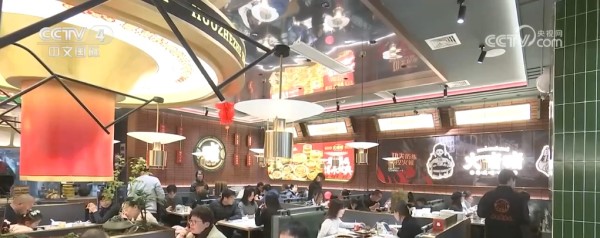 各地展现红红火火开年新局 新春消费市场“热气”腾腾