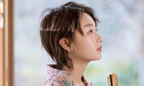 圈内人对周冬雨的评价怎么样？不是标准美女却有个性！