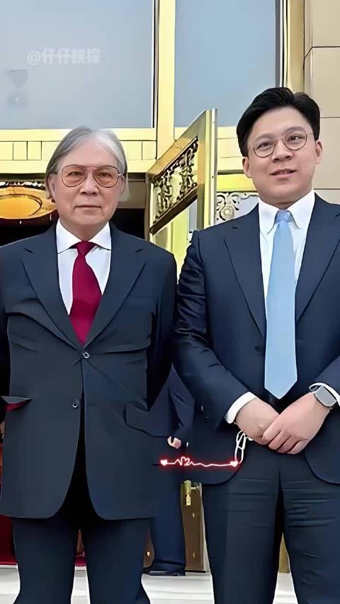 明明霍震霆有三个儿子，为何只带两个儿子观礼？了解内情才懂霍家的世代传承