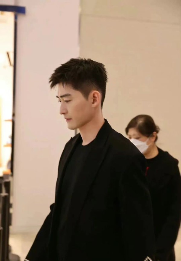 吴签前女友官宣？音乐圈顶流恋情曝光？张翰口碑逆袭？李荣浩也带货？汪小菲无缝衔接？