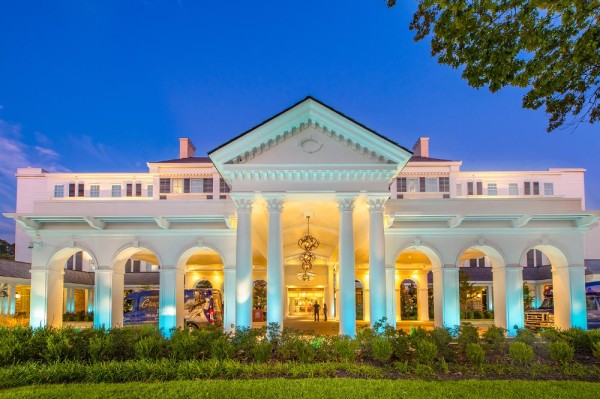 The Guest House at Graceland - Port Cochere