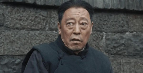 张不开嘴就别演！杨幂把头埋进面碗那一刻，内娱假吃明星集体失眠了！
