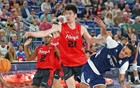 独得17分！余嘉豪命中压哨三分球，表现渐入佳境！