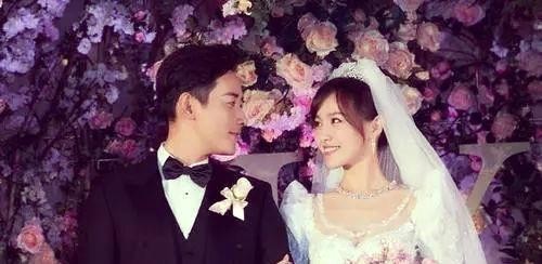 罗晋与女助理的亲密举动及对婚姻关系的影射