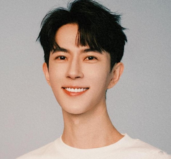 网传演员于朦胧坠楼身亡，事件发生于9月11日凌晨，详情曝出